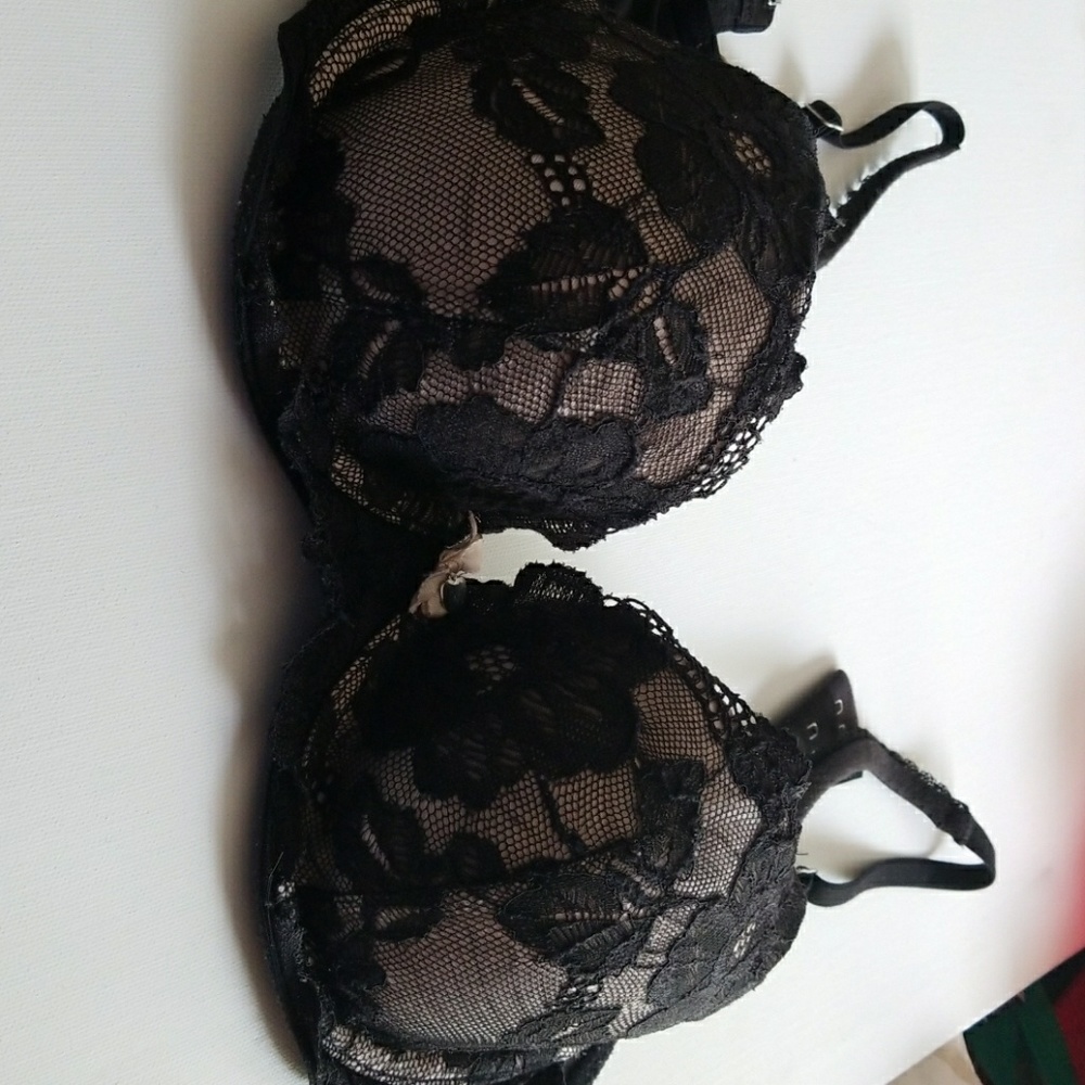 Black lace bra